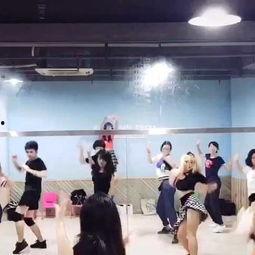 成人舞蹈造型动作视频